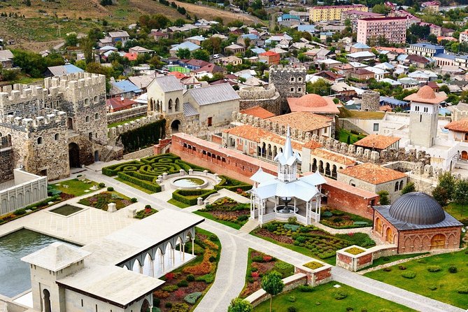 Virtual tour to Georgia - The main strengths and limits